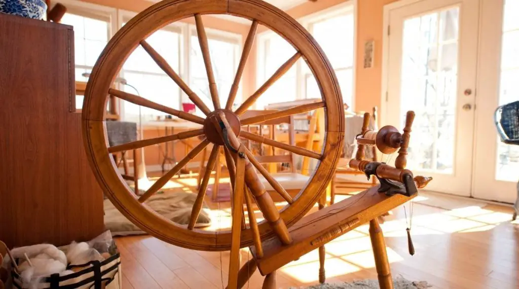 How Does A Spinning Wheel Work Step By Step Guide Sheepcaretaker